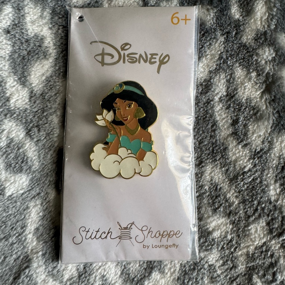 Jasmin Disney Stitch Shoppe pin - Picture 2 of 3